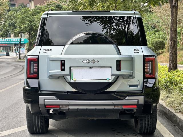 Certificated Pre-Owned Formula Leopard 8 2025 Brave and Wise Flagship Edition 6-Seater -u22097839