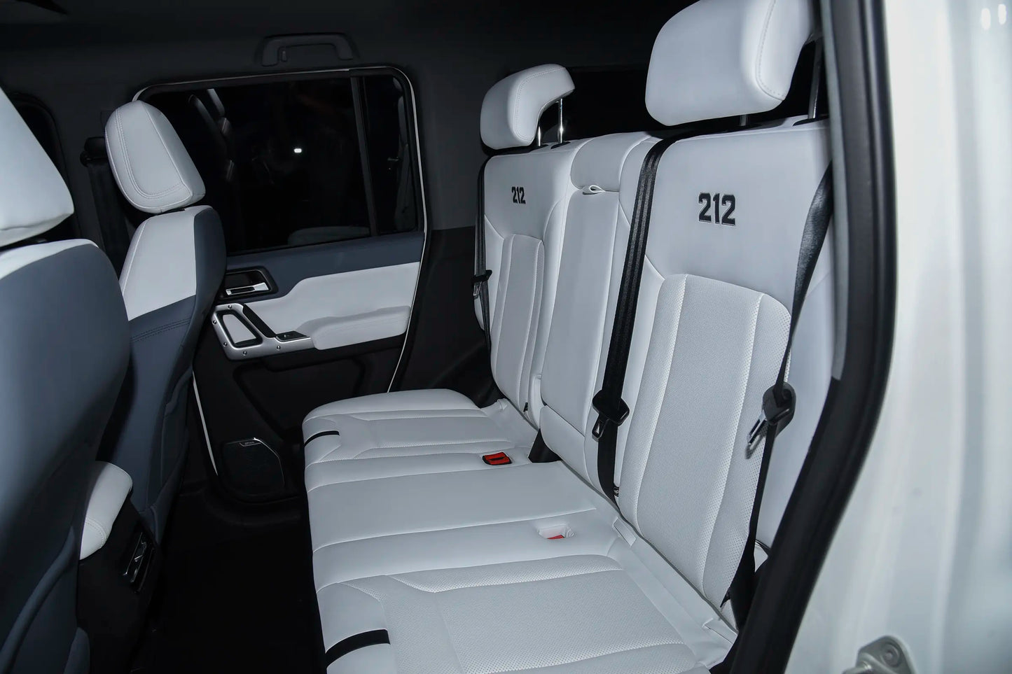 212 Off-Road Vehicle 212 T01