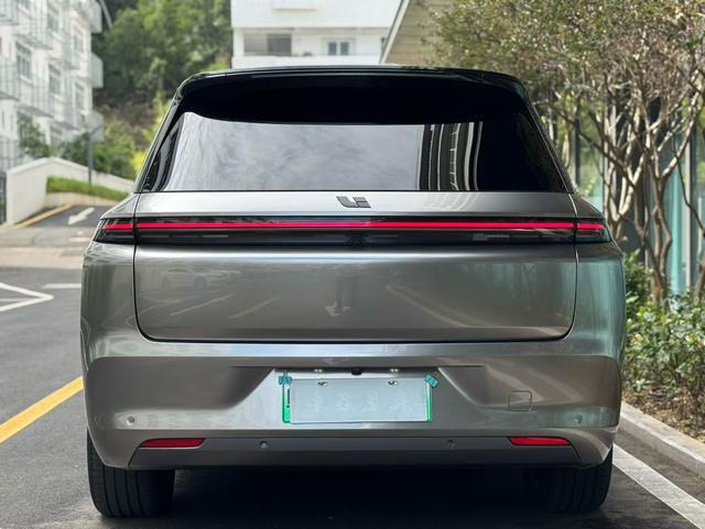 Pre - Owned 2023 Li L8 Pro Edition