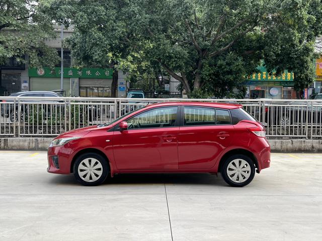 Certificated Pre-Owned GAC Toyota YARIS L致炫 2015 1.5E Automatic Glamour Edition 注：“致炫”没有官方英文对应，若要完全英文可直接音译为“Zhixuan”，即： Certificated Pre-Owned GAC Toyota YARIS L Zhixuan 2015 1.5E Automatic Glamour Edition - u22051162