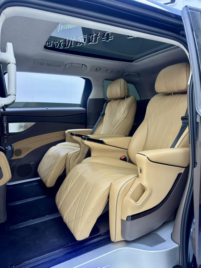 Certificated Pre-Owned Denza D9 DM 2022 970 4WD Flagship Edition -u21894067