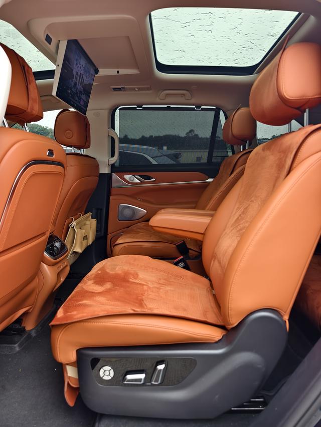 Certificated Pre-Owned GWM Lanshan 2025 4WD Max -u21864521