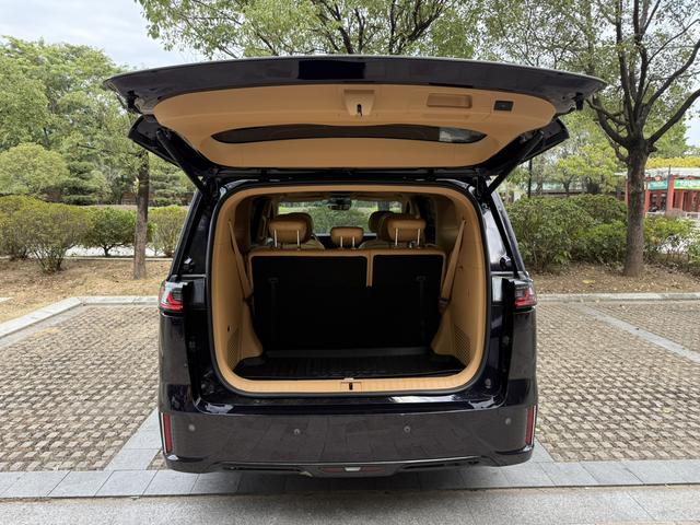 Certificated Pre-Owned VOYAH Dreamer PHEV 2022 Low-Carbon Edition Dream -u22033492