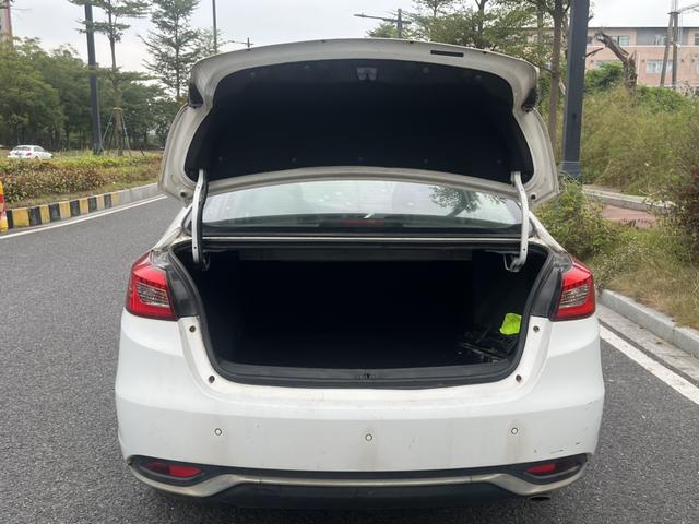 Certificated Pre-Owned Zotye Z500 2015 1.5T Manual Luxury Edition - u21400444