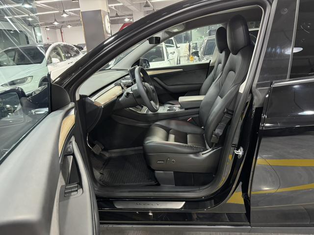 Pre-Owned Tesla Model Y 2022 Rear-Wheel Drive Version