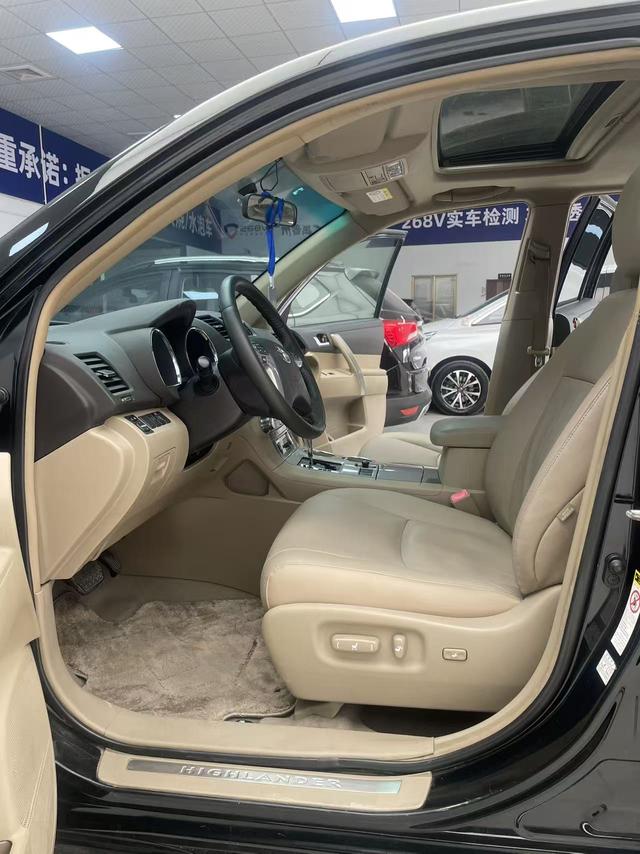 Certificated Pre-Owned GAC Toyota Highlander 2013 2.7L 2WD 5-Seater Purple Gold Edition - u22054559