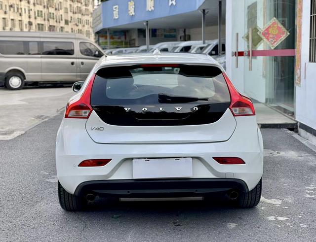 Certificated Pre-Owned Volvo V40 2016 T3 Inscription Edition - u21827177