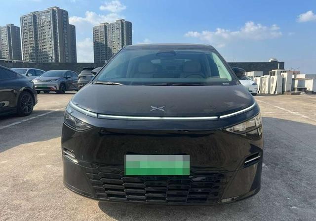 Pre-Owned XPeng X9 2025 Pure Electric 650 Long-Range Max