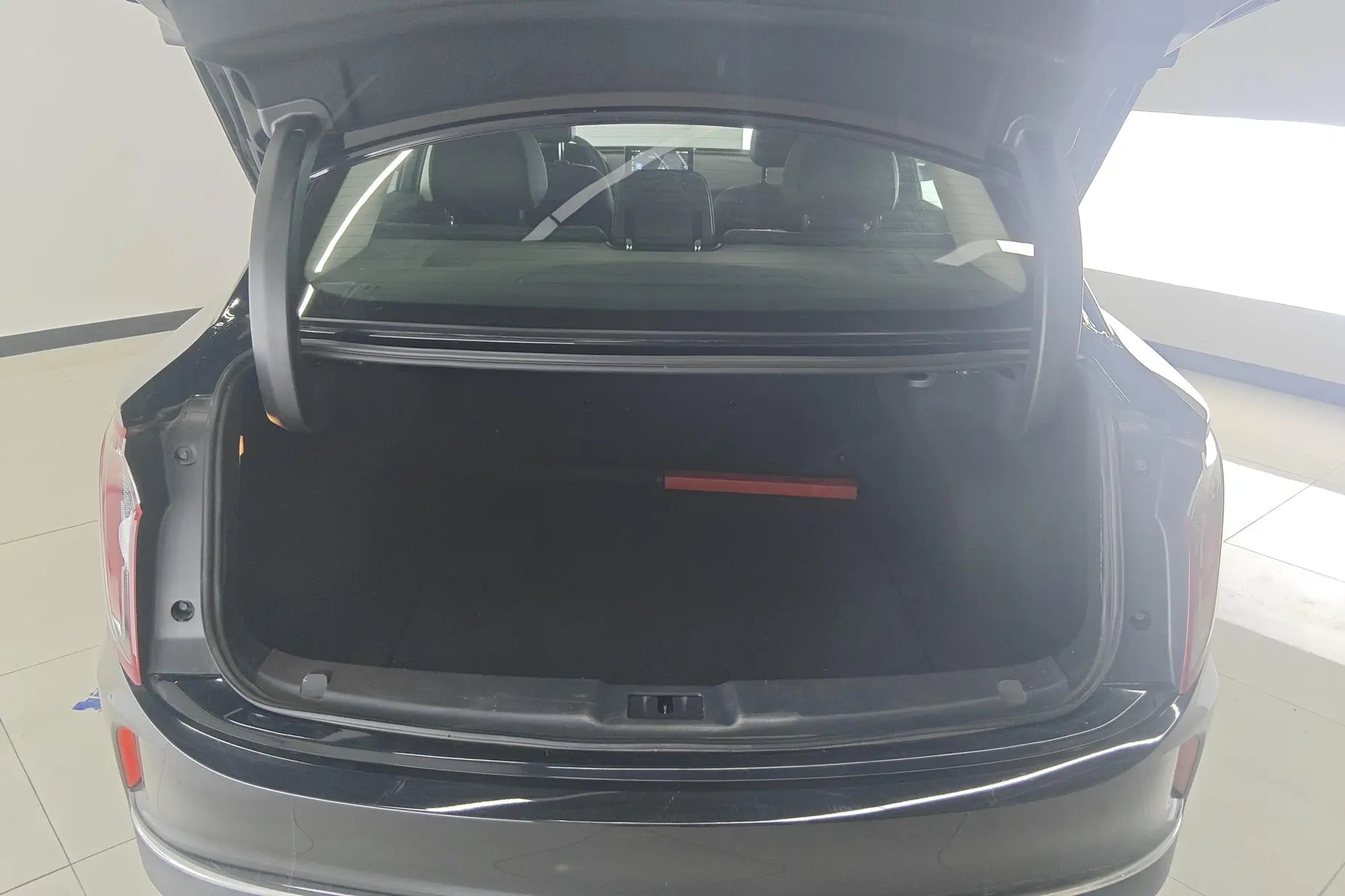 Certificated Pre-Owned Hongqi E-QM5 2022 Edition 431km Charging Enjoyment Version 5-Seater -u22560675