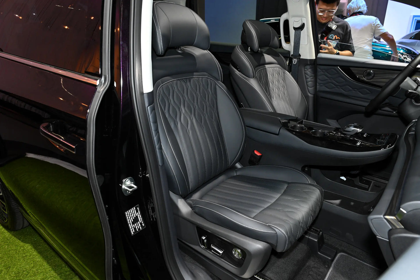 دونغفنغ فورثينغ ويند بلانيت أوشن V9 - هجين PHEV
