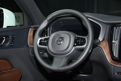 فولفو XC60 - هجينة PHEV