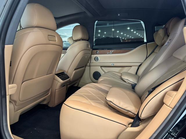 Certificated Pre-Owned Xiangjie S9 2024 All-Electric Four-Wheel Drive Ultra